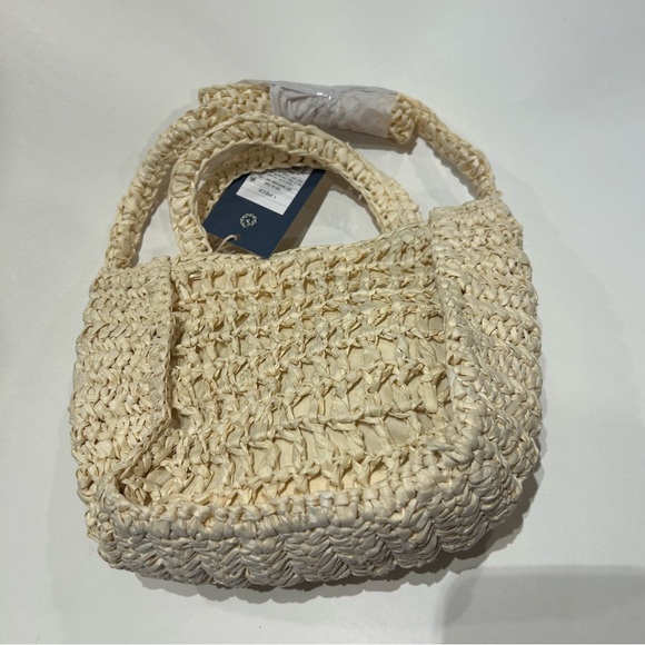 Amore Beige Crochet Tote Bag Valentine’s Day crossbody bag NWT - Picture 3 of 8